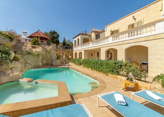 Villa & Pool Apartments In Mellieha Bay - Happy Rentals