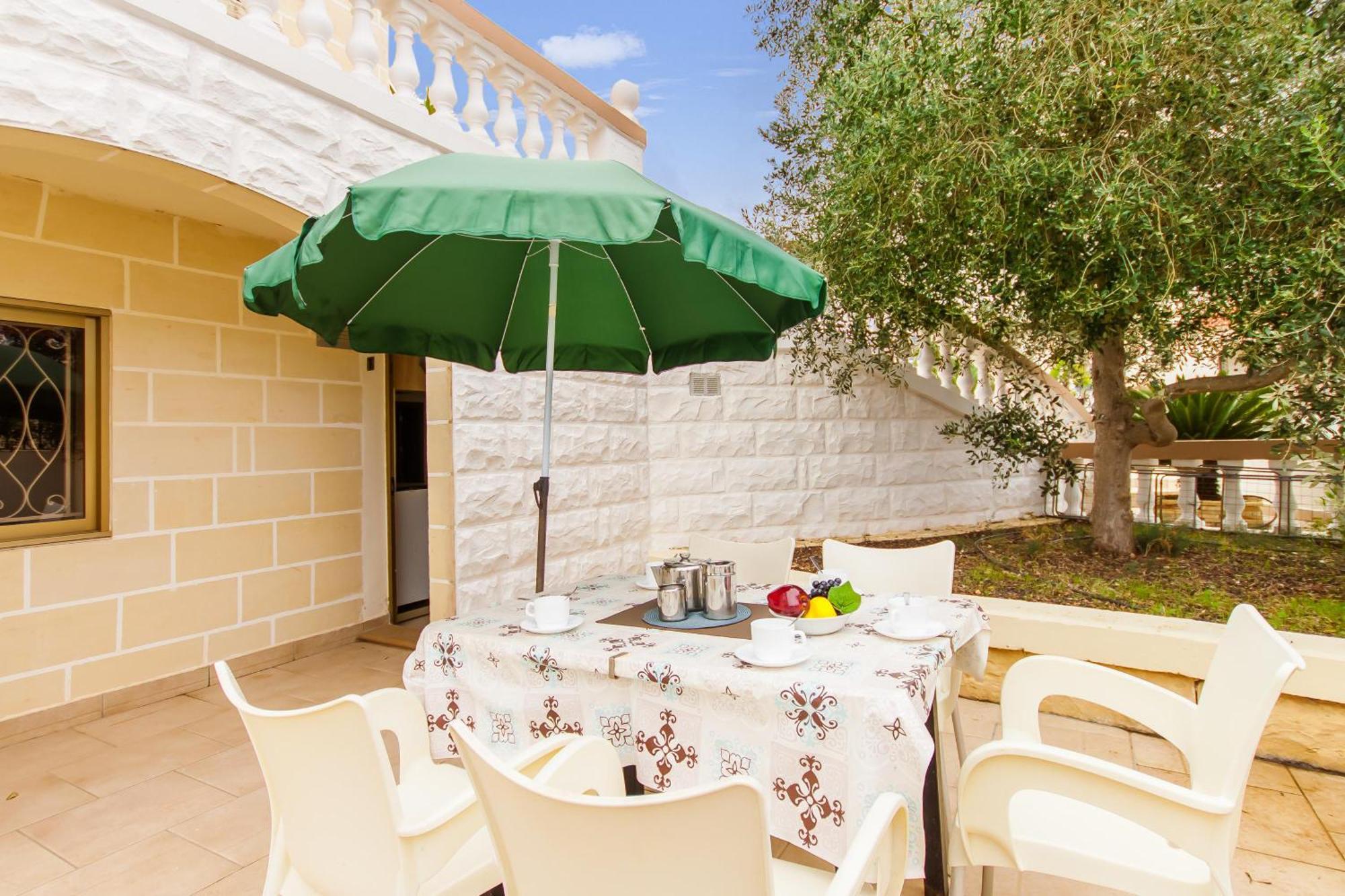 & Pool In Bay - Happy * Mellieha