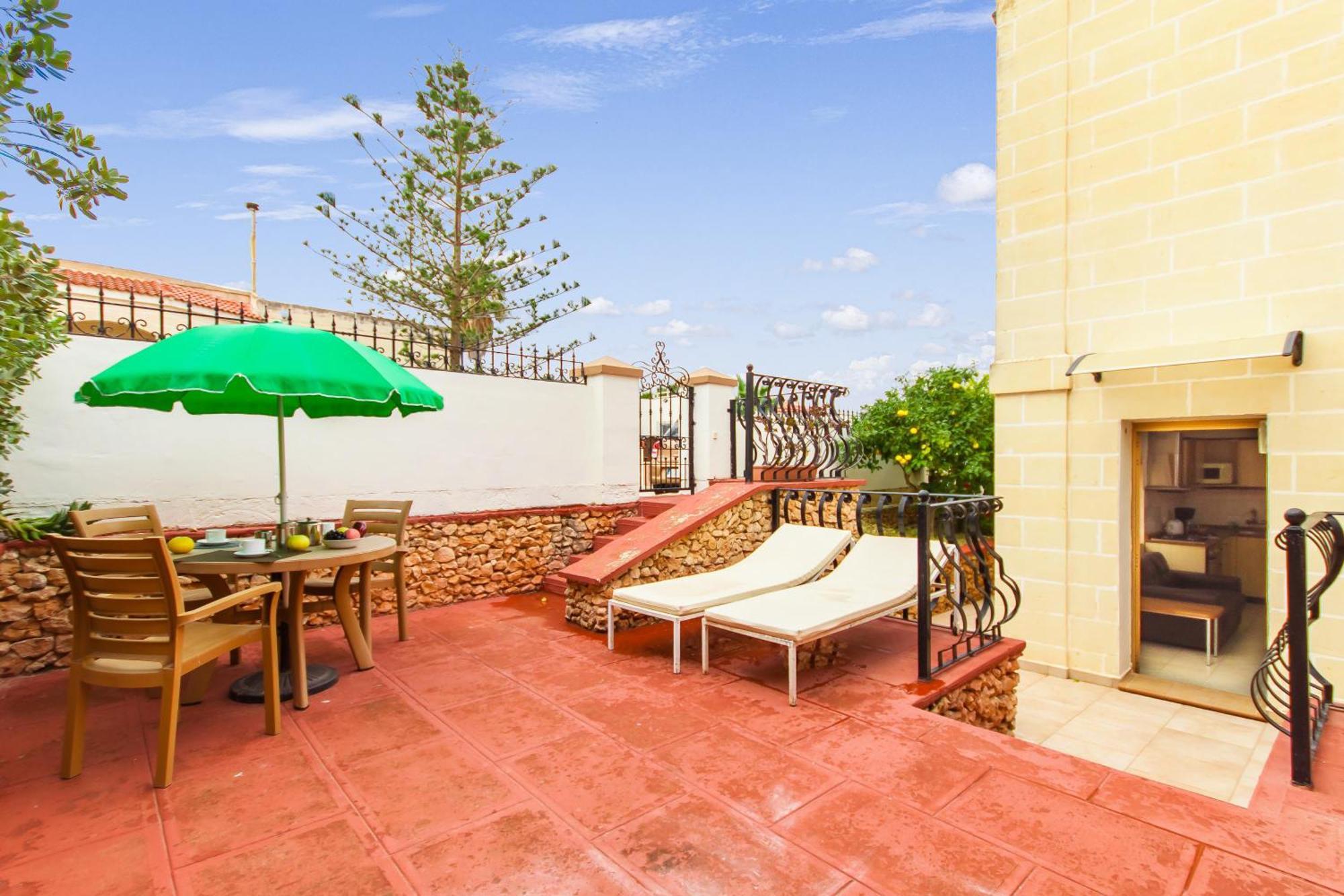 Apartment & Pool In Bay - Happy Mellieha