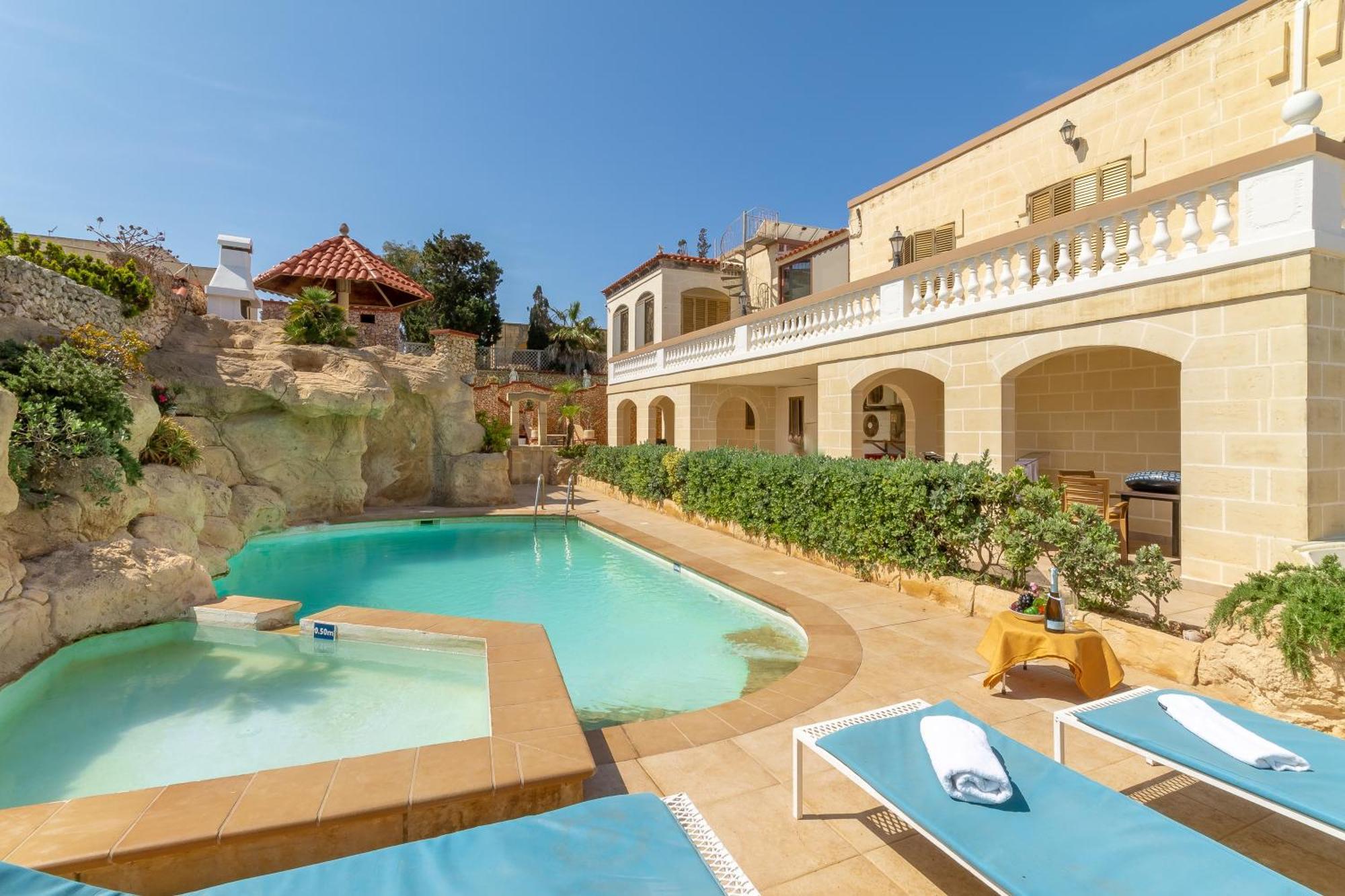Apartment & Pool In Bay - Happy *