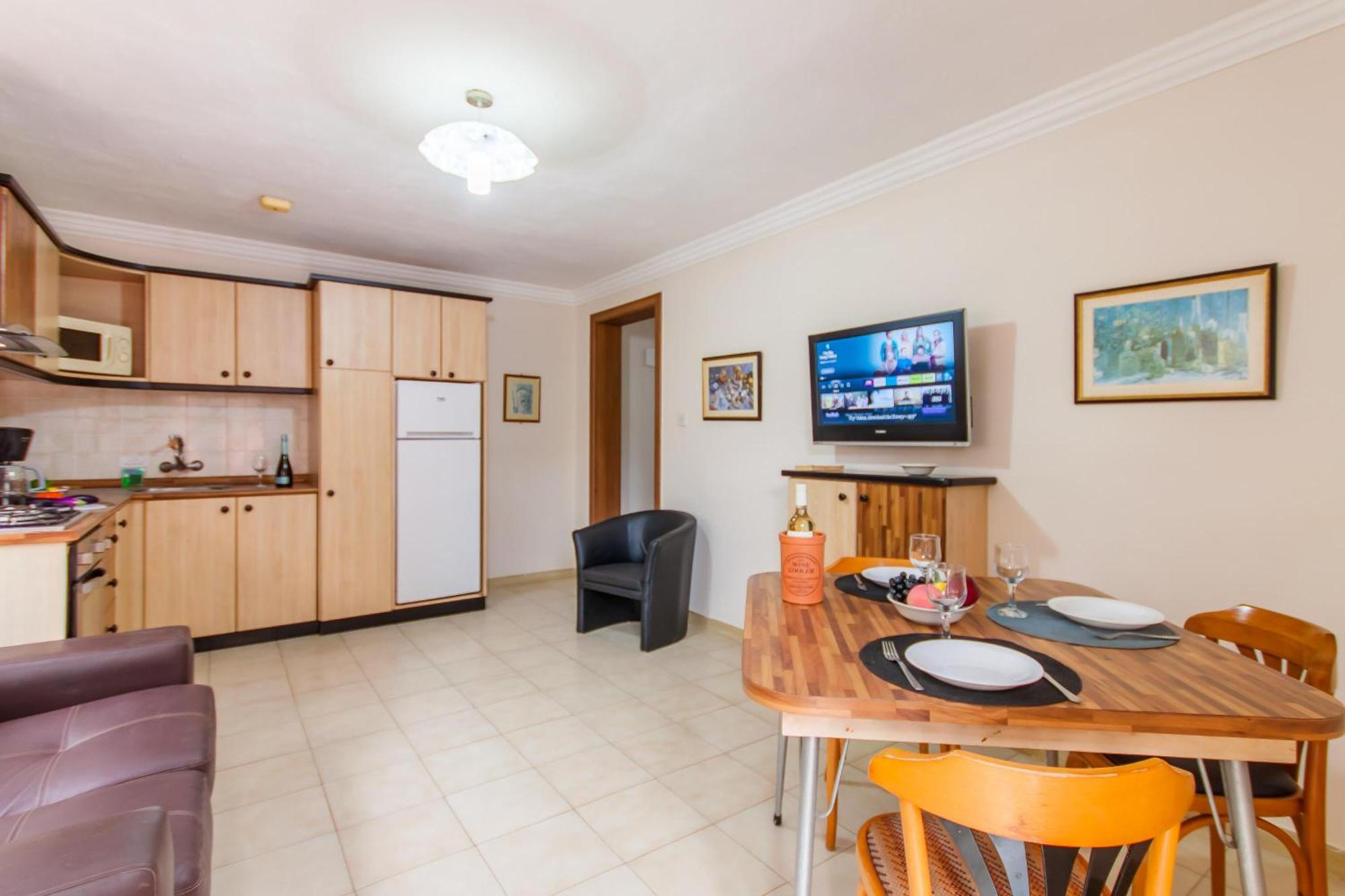 & Pool In Bay - Happy Apartment *