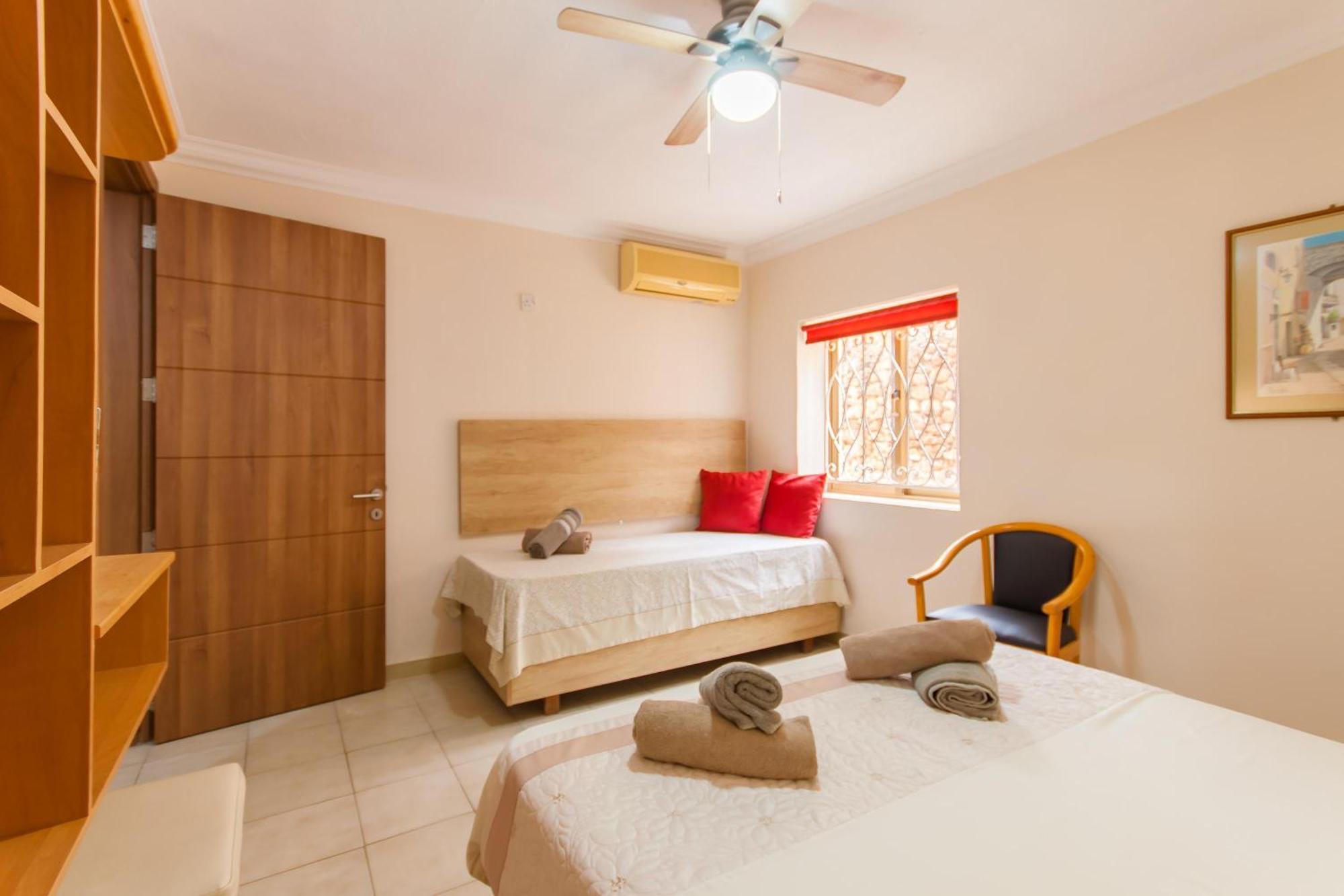 Apartment & Pool In Bay - Happy Mellieha
